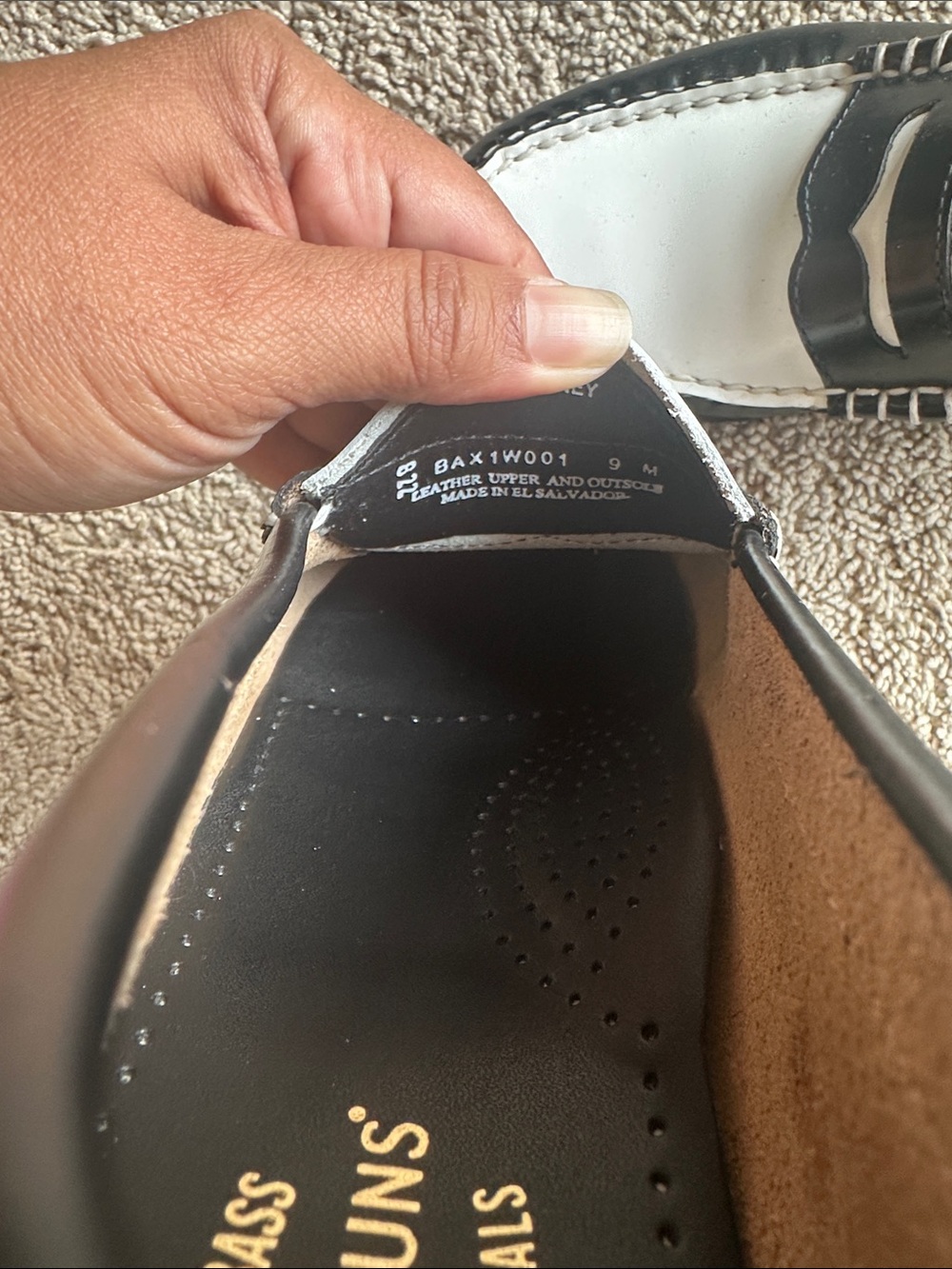 The original Penny loafer! Class black and white color block. Size 9. - Picture 8 of 8